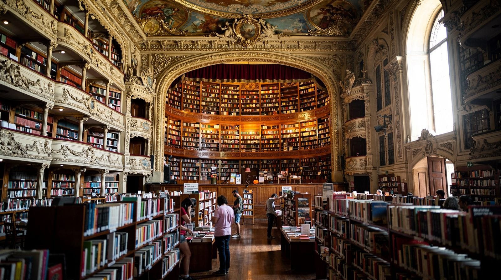 El Ateneo Grand Splendid: Inside the Bookstore in a Buenos Aires Theatre